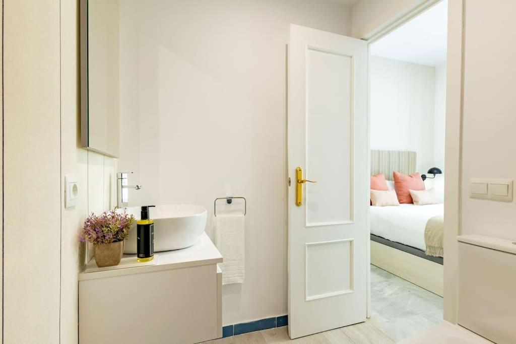 Conde Ibarra Deluxe By Valcambre Apartment Seville Exterior photo